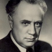 Михаил Жаров