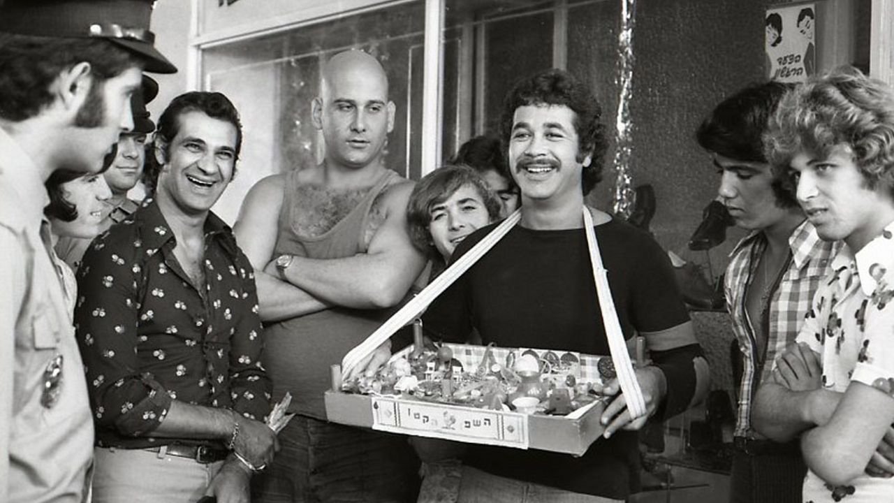 Чарли с половиной