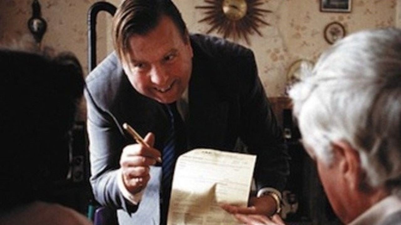 Пылесосить голышом в раю