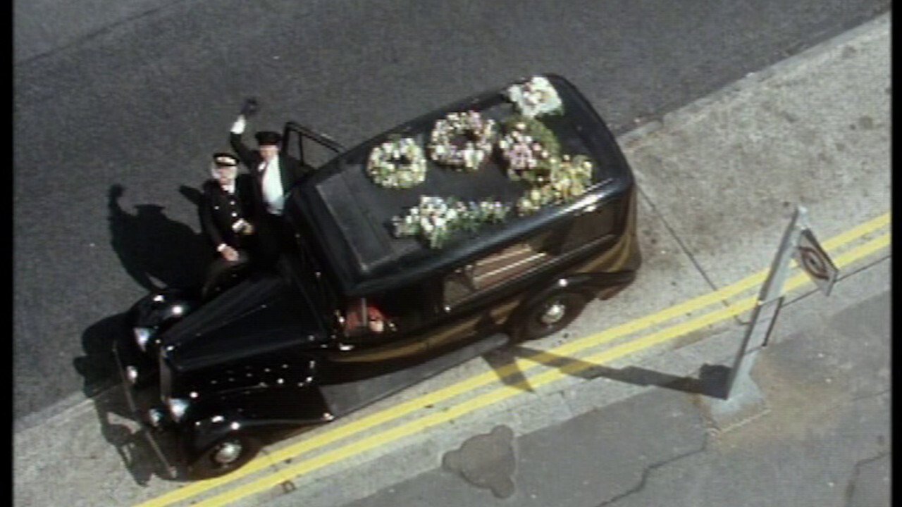 Мистер Эйч задерживается